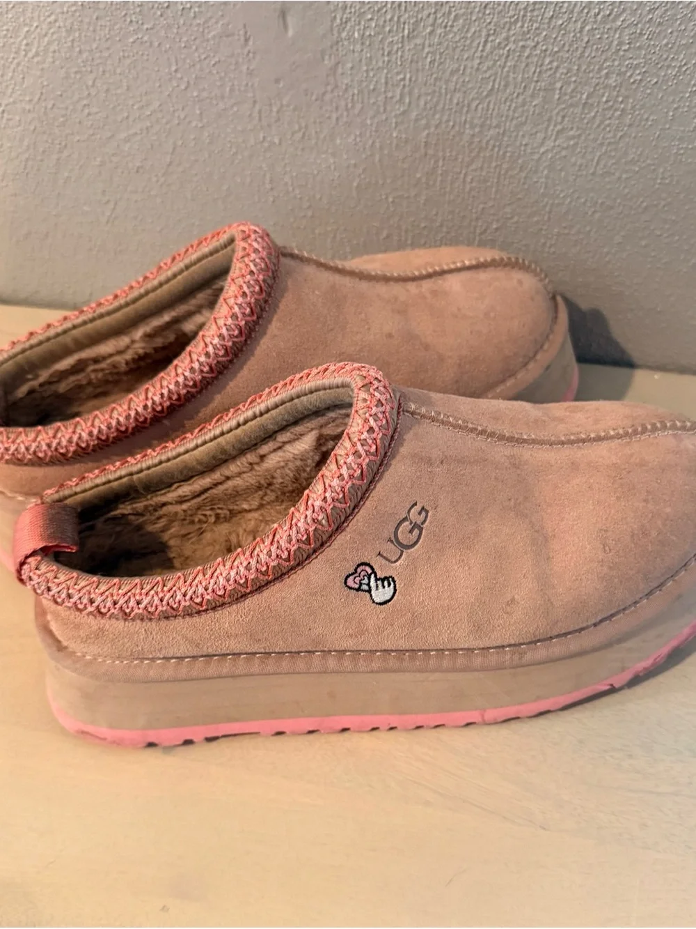 UGG Tazz Love Platform Slipper